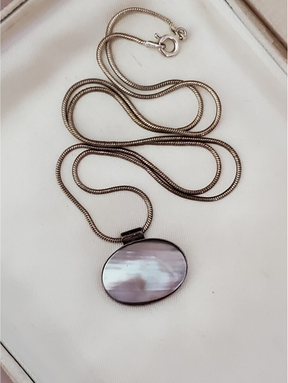 Vintage Sterling Silver Mother of Pearl Oval Pendant Necklace